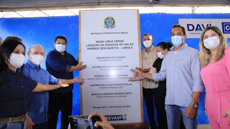 Governador Waldez, senador Davi e presidente da Codevasf Moreira entregam a Nova Linha Verde, que interliga as zonas Oeste e Norte de Macapá