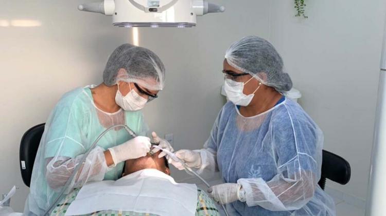 ‘Antes eu não gostava de sorrir’, declara paciente após tratamento odontológico da Prefeitura de Macapá