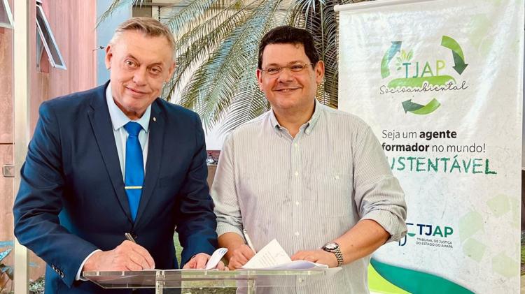 Sebrae entrega ecopontos para coleta de garrafas pet nos Fóruns de Macapá e Santana