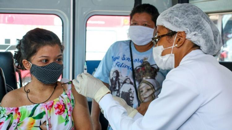 Vacinação itinerante contra Covid-19 percorre bairros Congós e Marabaixo no primeiro dia de ação