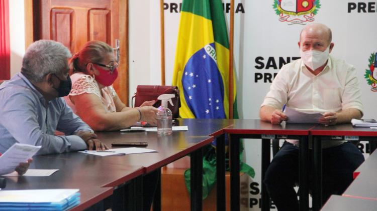 Prefeito de Santana, Bala Rocha, recebe representantes de bairros para elaboração do Plano Plurianual do município