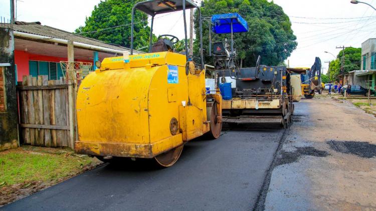 Governador vistoria obras de mobilidade urbana no bairro Daniel, em Santana