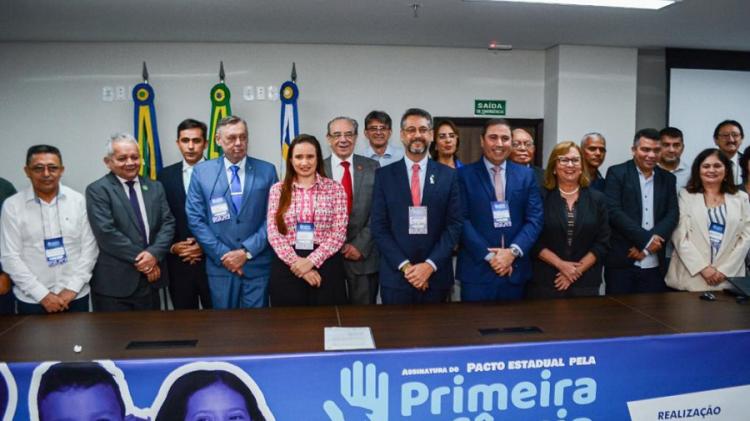 Governador Clécio Luís assina Pacto Estadual pela Primeira Infância